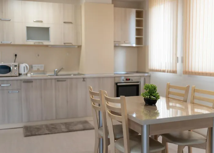 ава Сандански